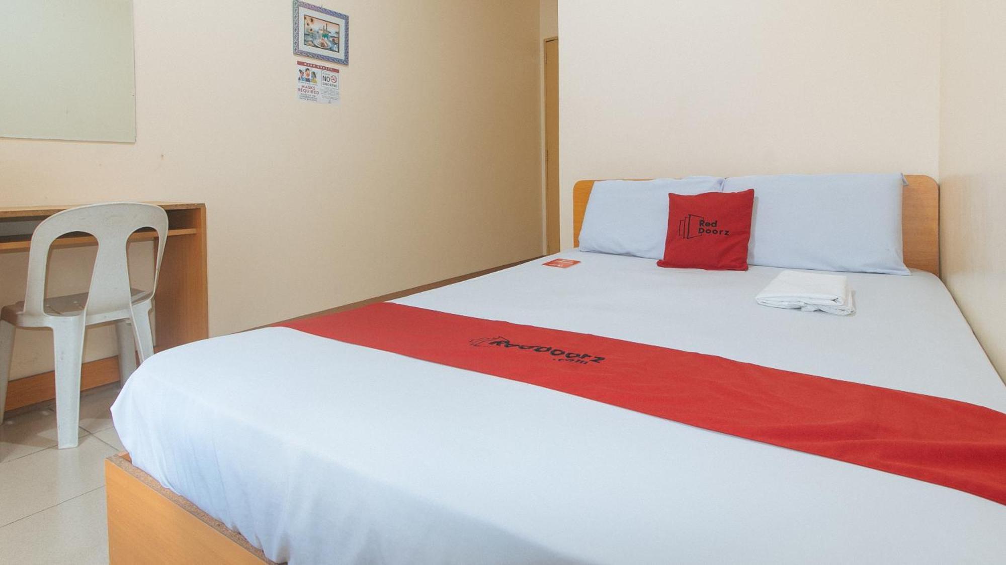 Reddoorz @ Asiana Pension Inn Мандауе-Сіті Екстер'єр фото