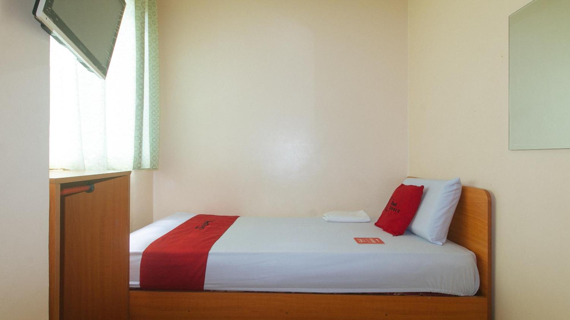 Reddoorz @ Asiana Pension Inn Мандауе-Сіті Екстер'єр фото