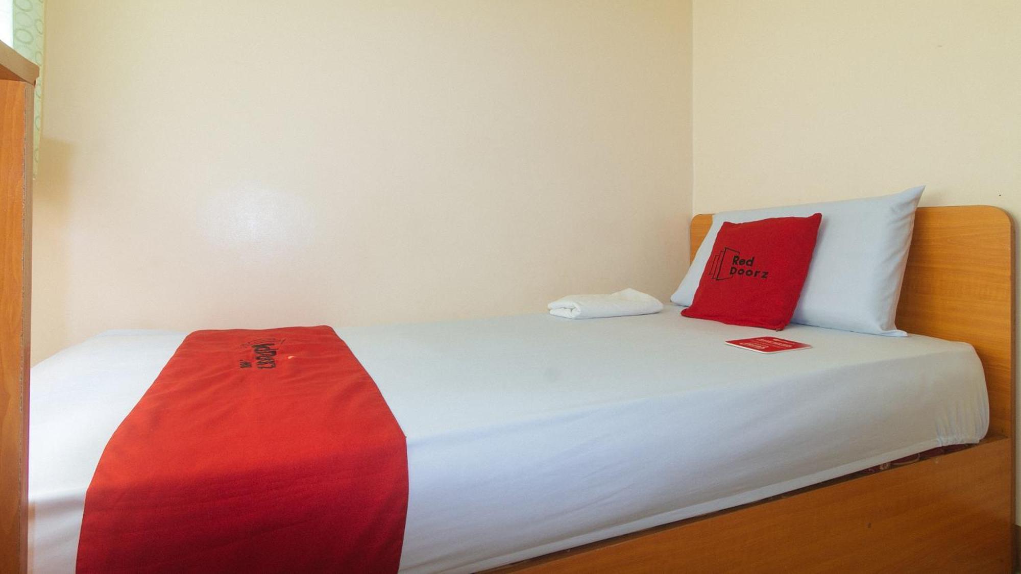 Reddoorz @ Asiana Pension Inn Мандауе-Сіті Екстер'єр фото