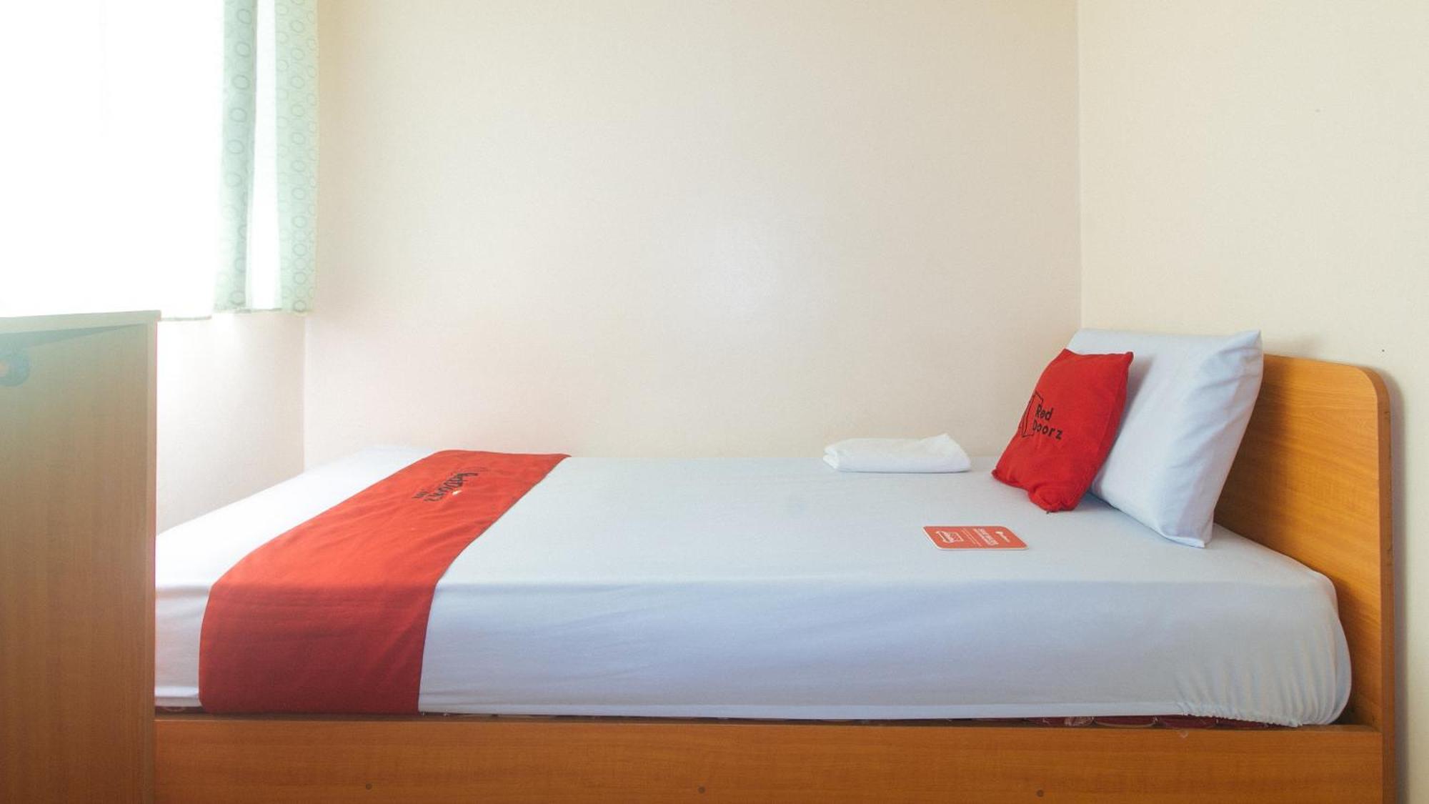 Reddoorz @ Asiana Pension Inn Мандауе-Сіті Екстер'єр фото
